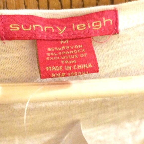 Womans Sunny Leigh sleeveless white fringed blouse tank ladies NWT - Picture 3 of 4